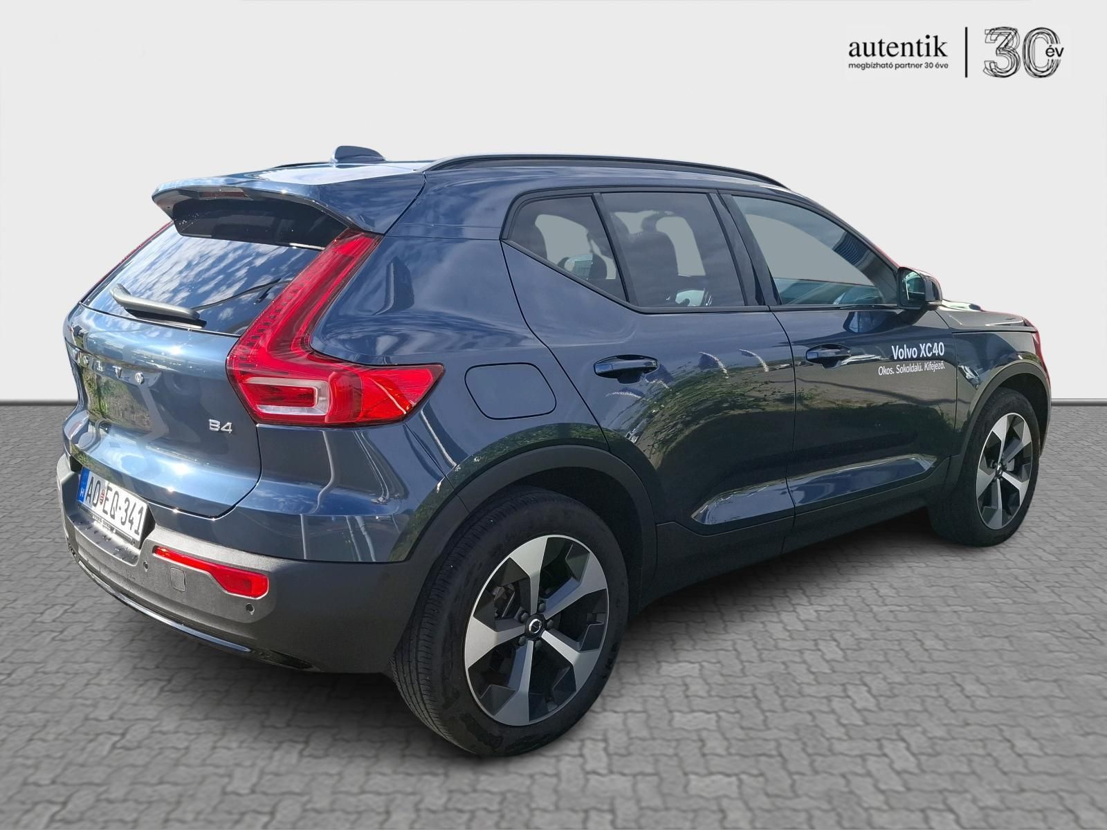 VOLVO XC40