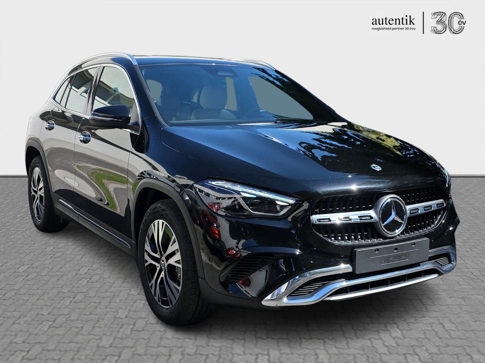 MERCEDES-BENZ GLA 200