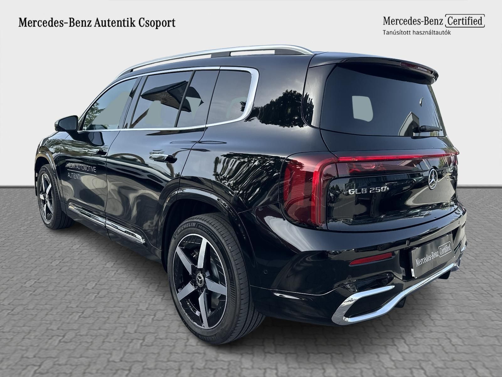 MERCEDES-BENZ GLB 250