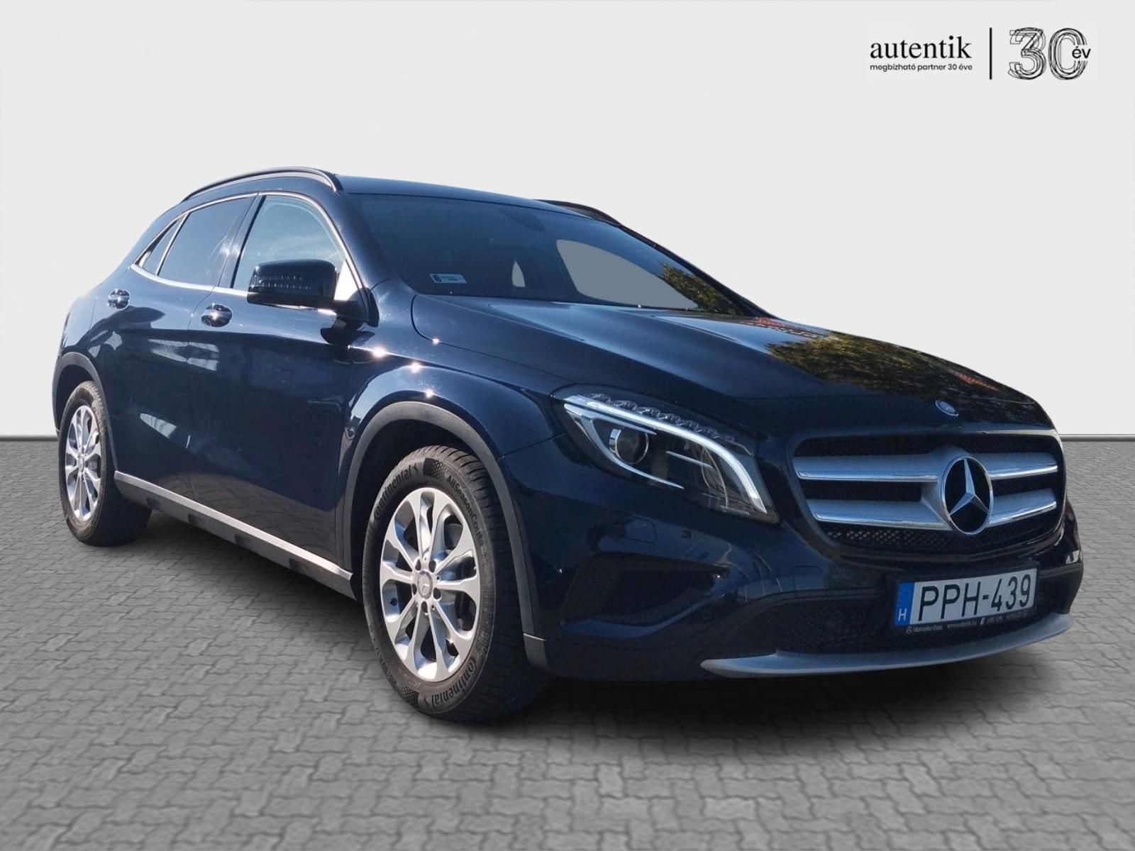MERCEDES-BENZ GLA 200