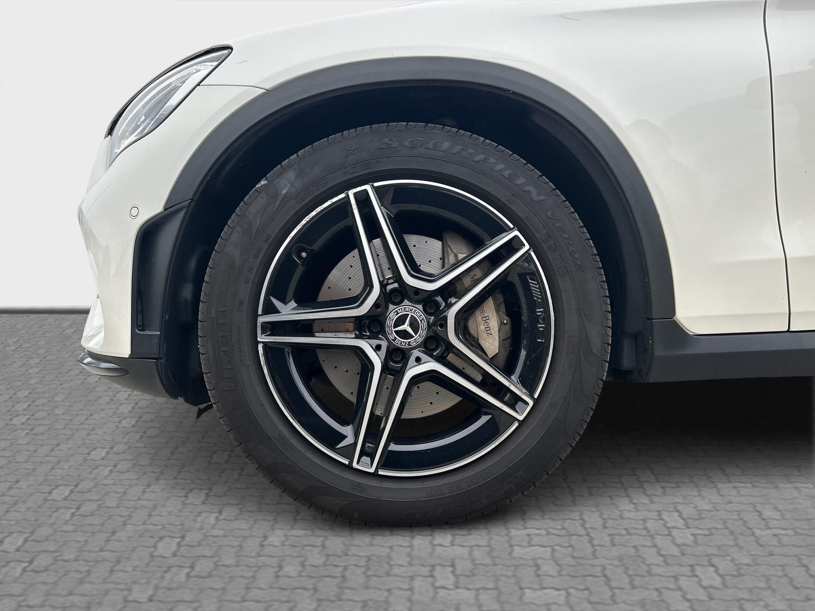 MERCEDES-BENZ GLC 220