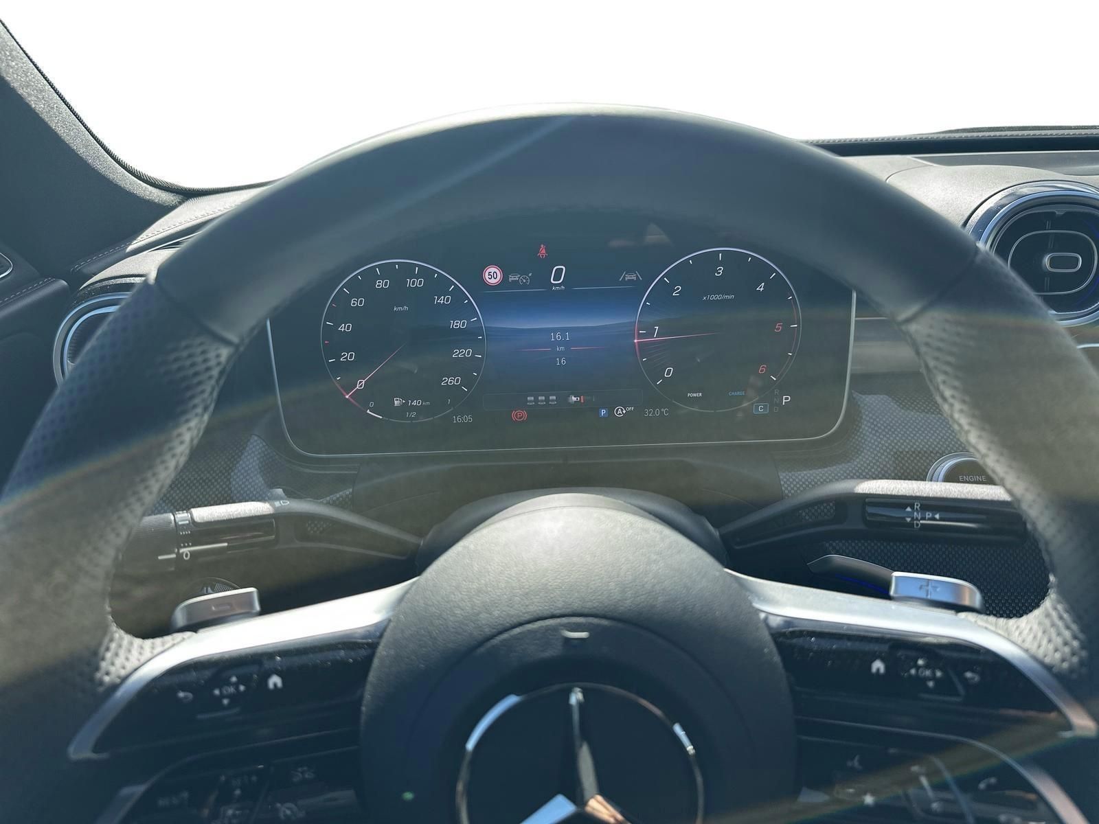 MERCEDES-BENZ C 220