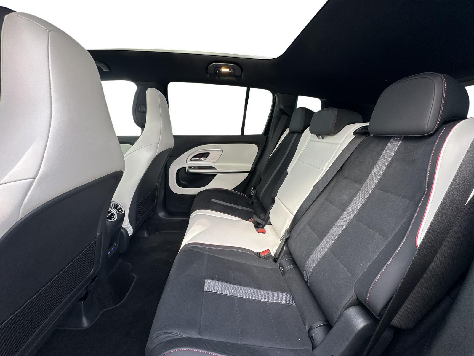MERCEDES-BENZ GLB 250