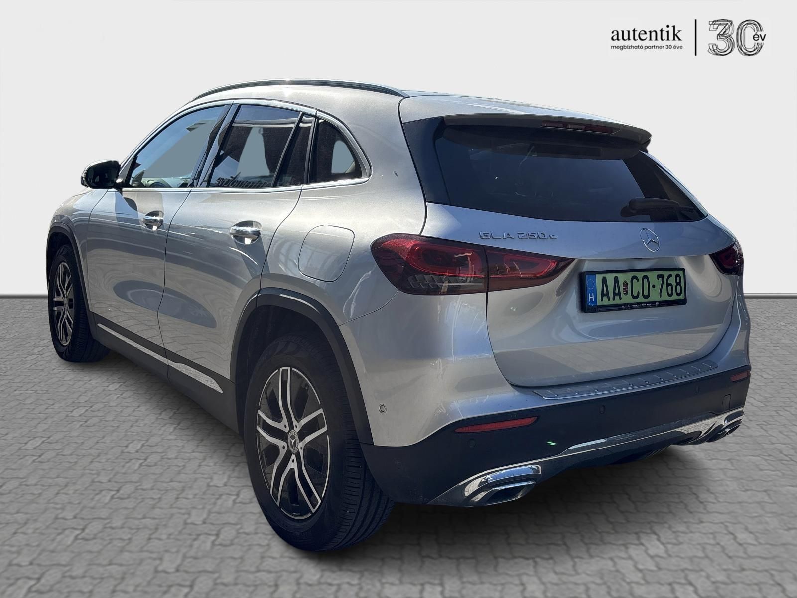 MERCEDES-BENZ GLA 250