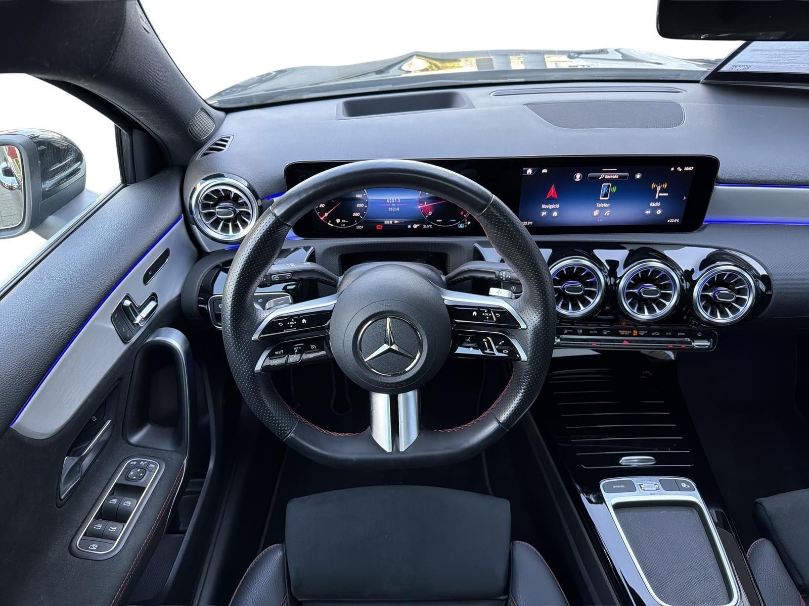 MERCEDES-BENZ A 200