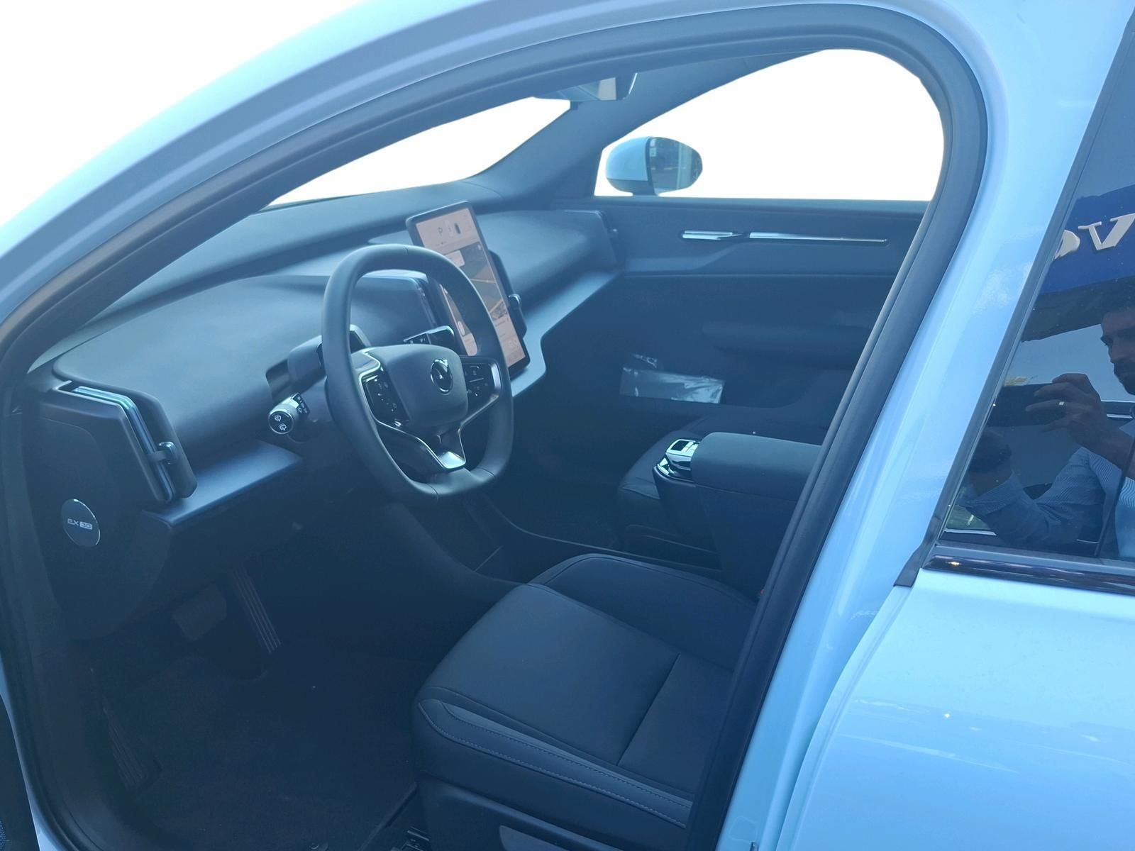 VOLVO EX30