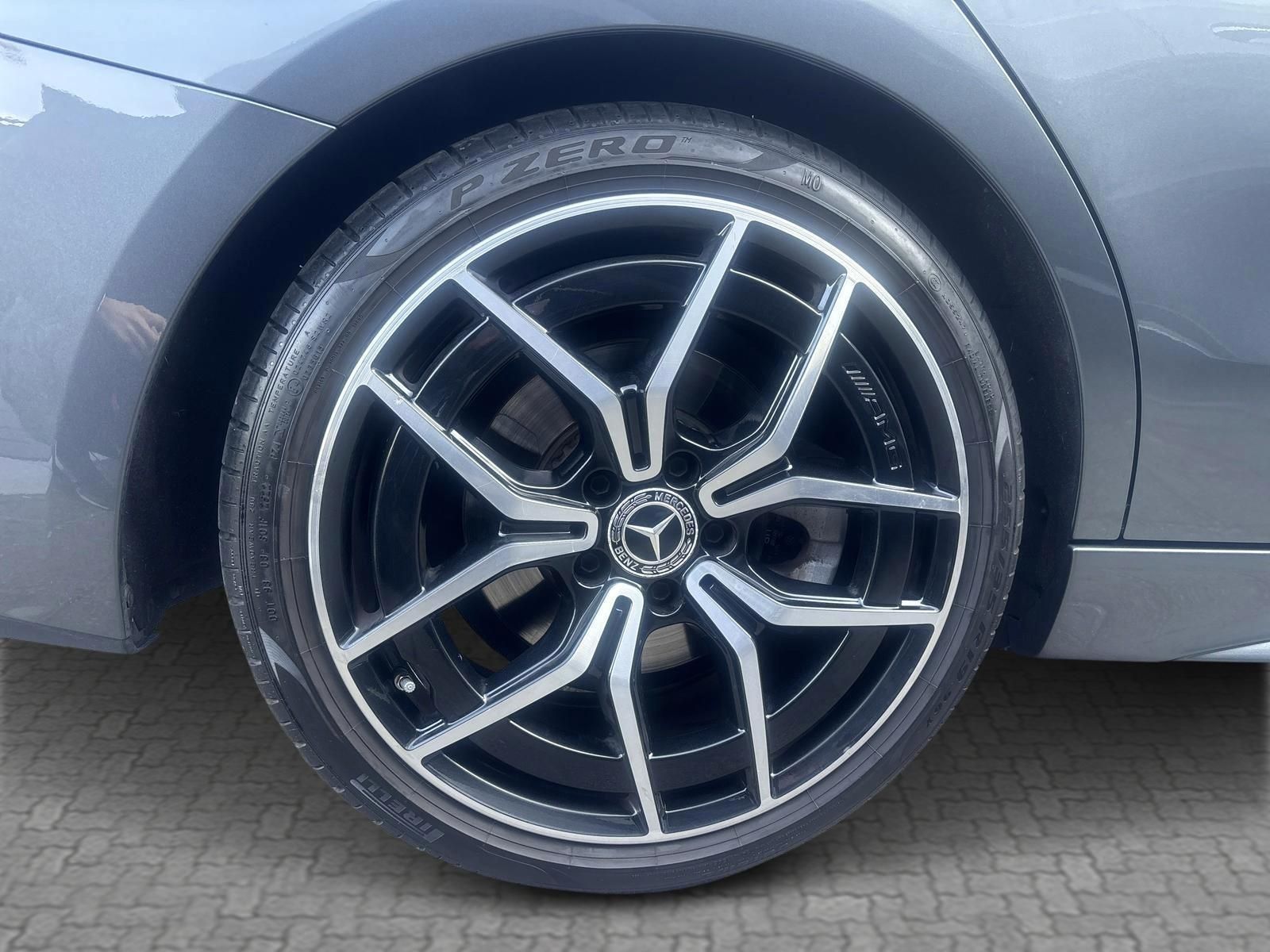 MERCEDES-BENZ C 220