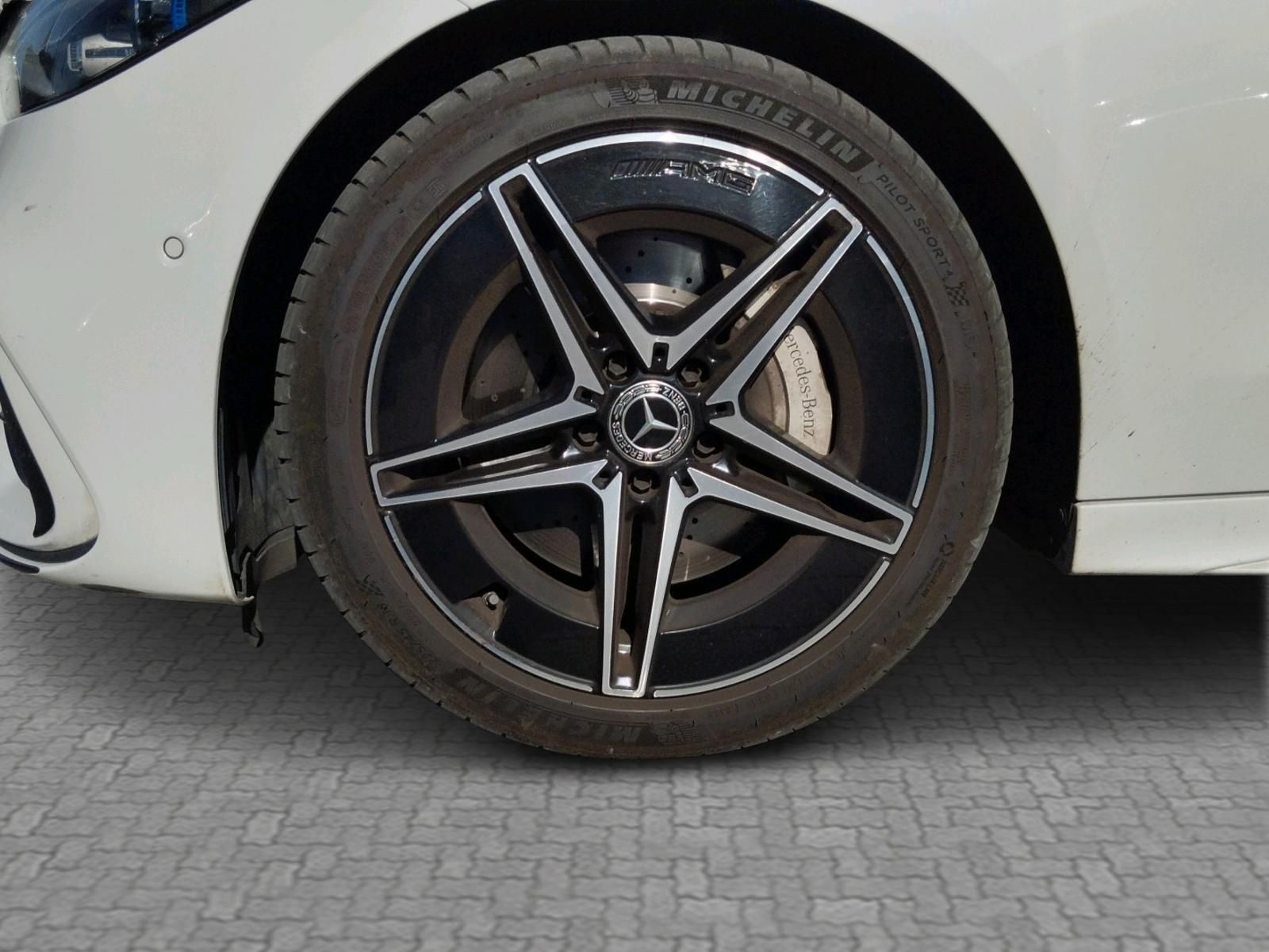 MERCEDES-BENZ C 220